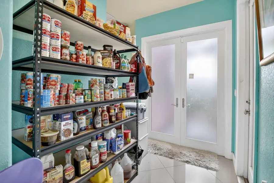 261 NE 41st Street, Oakland Park, FL 33334 - #3