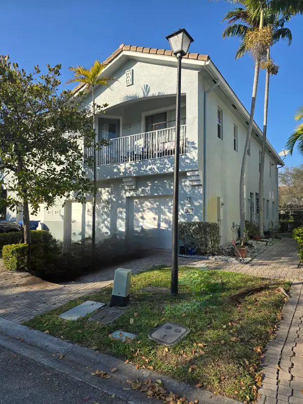 3037 Laurel Ridge Circle, West Palm Beach, FL 33404