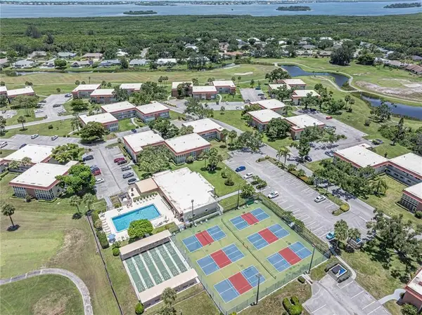 12 Vista Palm Lane #103, Vero Beach, FL 32962