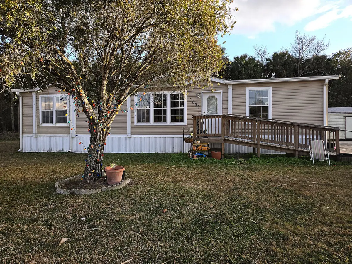 1009 NE 5th Street, Okeechobee, FL 34972 - #1