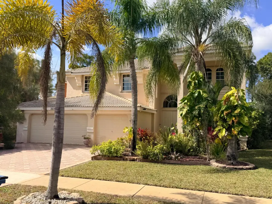 2236 Ridgewood Circle, West Palm Beach, FL 33411 - #2