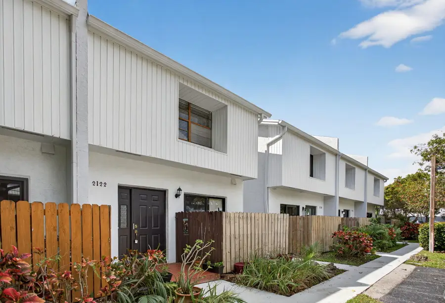 2122 NE 44th Street, Lighthouse Point, FL 33064 - #2