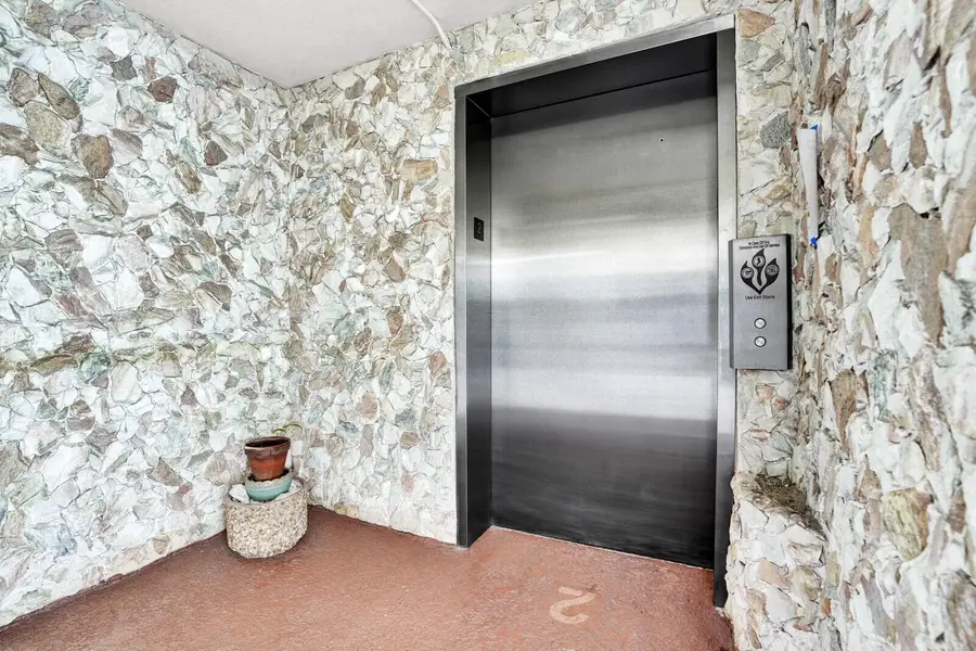 2102 Lucaya Bend #F2, Pompano Beach, FL 33066 - #2