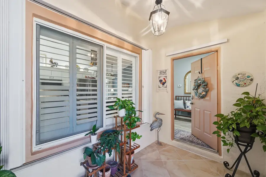 156 Sandy Lane, West Palm Beach, FL 33411 - #2