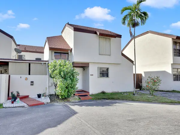 9702 NW 5th Lane #9702, Miami, FL 33172