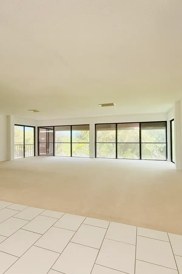 1739 Embassy Drive #202, West Palm Beach, FL 33401