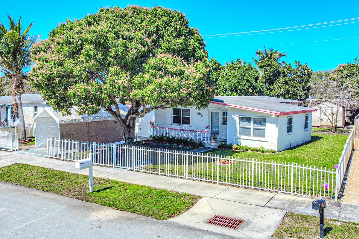 281 NE 46th Street, Pompano Beach, FL 33064 - #1