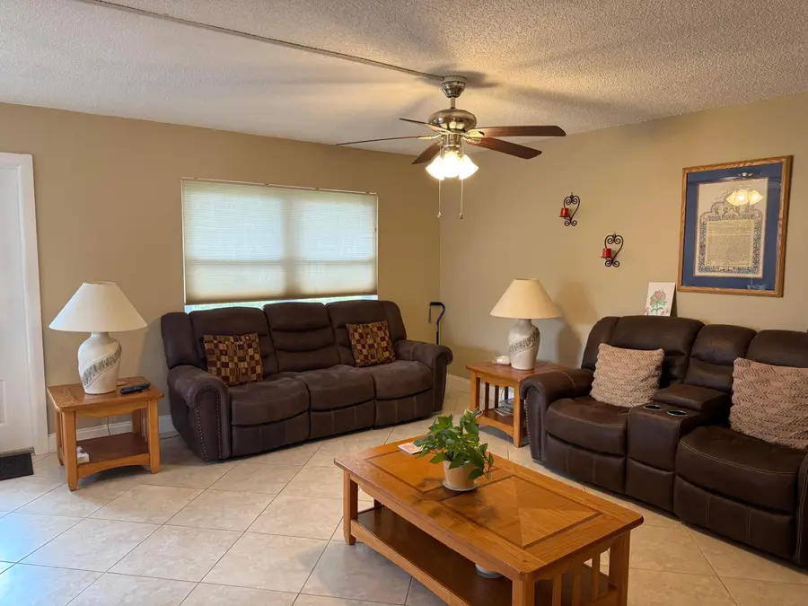 147 Burgundy D, Delray Beach, FL 33484 - #3