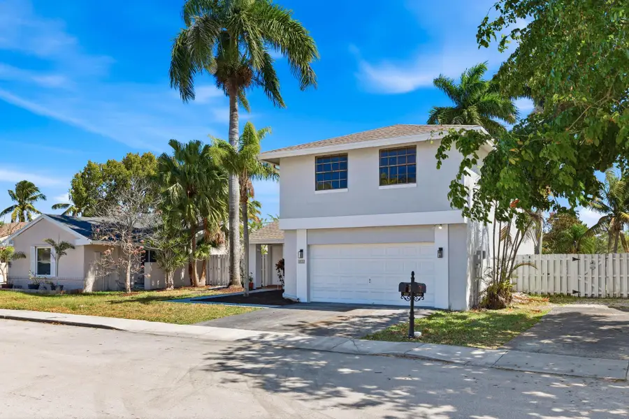 820 Rock Hill Avenue, Davie, FL 33325 - #2