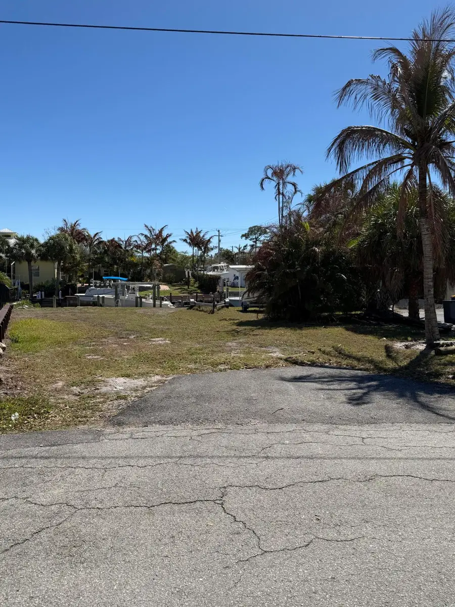 4575 SE Dixie Highway, Stuart, FL 34997 - #2