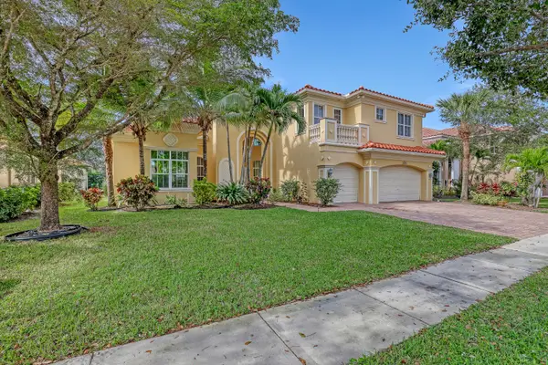 3389 Lago De Talavera, Lake Worth, FL 33467