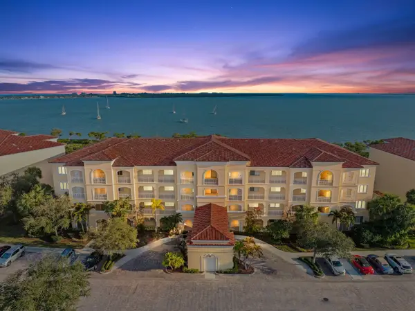 25 Harbour Isle Drive W #101, Fort Pierce, FL 34949