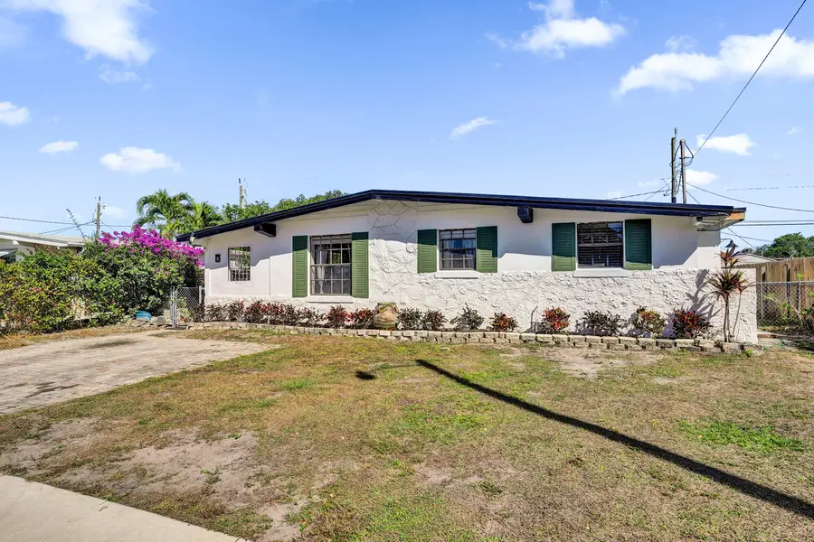 62 Barbados Drive, Lake Worth, FL 33461 - #2