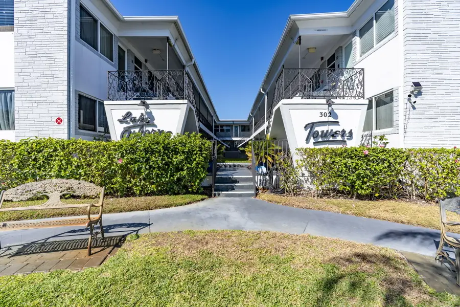 302 Lake Osborne Drive #5, Lake Worth Beach, FL 33461 - #2