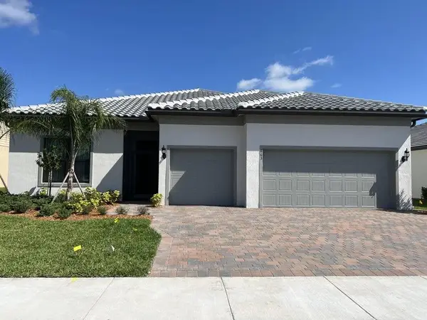 663 SE Villandry Way, Port St Lucie, FL 34984