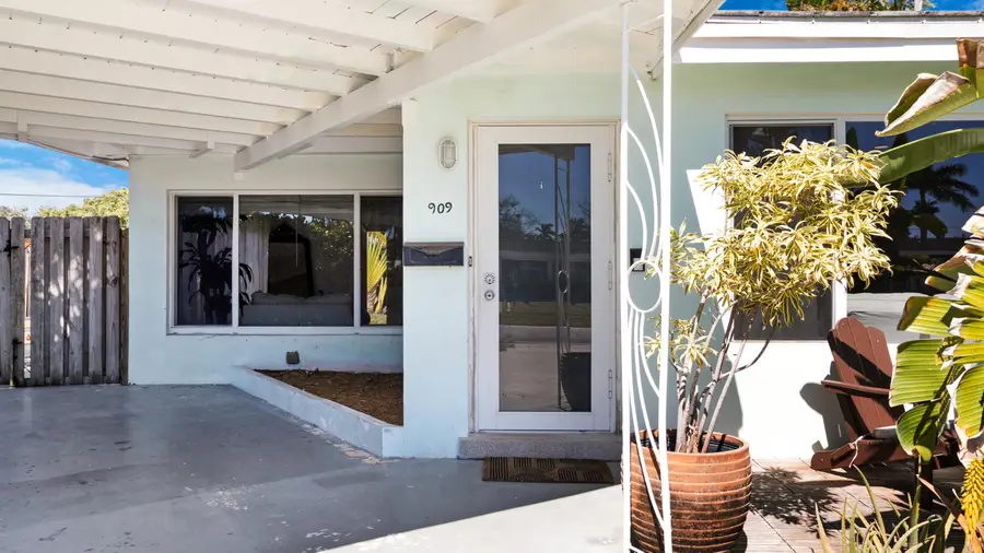 909 SE 16th Place, Deerfield Beach, FL 33441 - #3