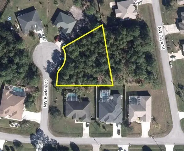 6457 NW Favian Court, Port St Lucie, FL 34986