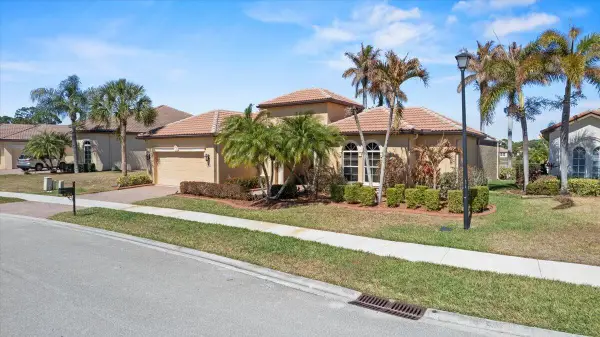 814 SW Saint Julien Court, Port St Lucie, FL 34986