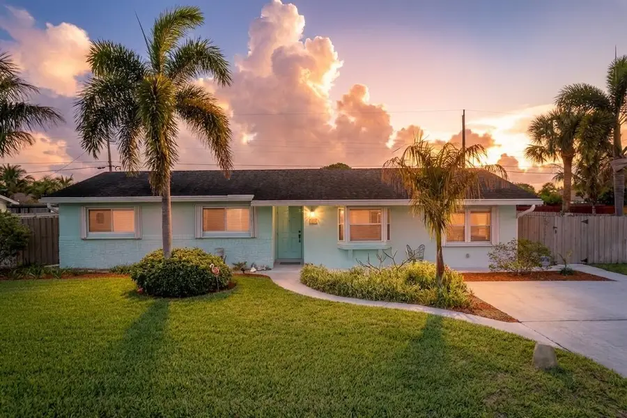 1061 Pineway Drive, Haverhill, FL 33417 - #3