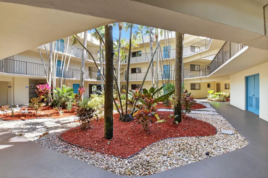 5190 Las Verdes Circle #120, Delray Beach, FL 33484 - #3