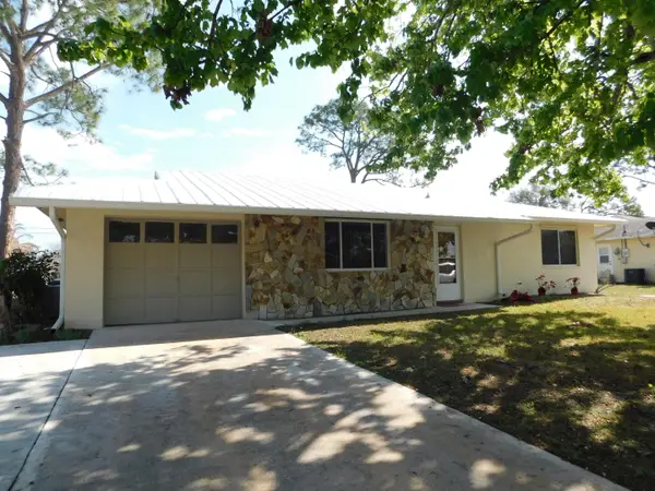 625 NE Larkspur Lane, Port St Lucie, FL 34983