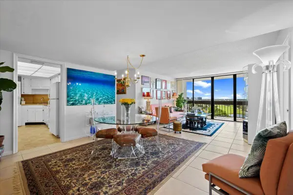 2400 Presidential Way #1005, West Palm Beach, FL 33401