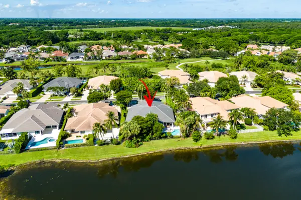 2800 Twin Oaks Way, Wellington, FL 33414