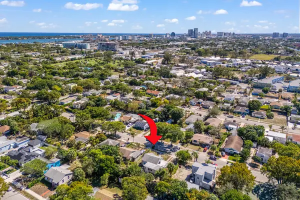 933 30th Court, West Palm Beach, FL 33407