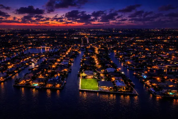 2748 NE 10 Street, Pompano Beach, FL 33062