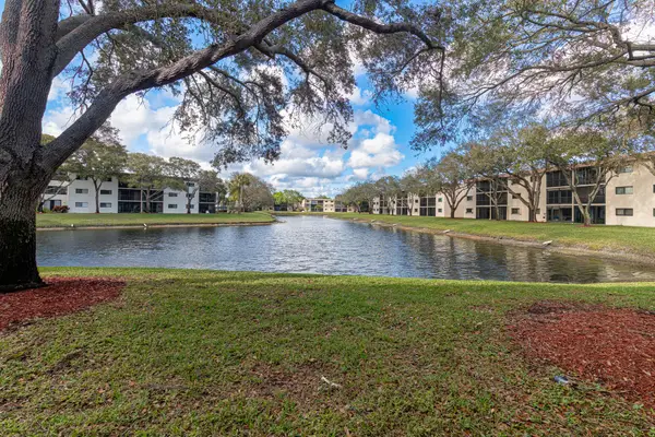 15456 Pembridge Drive #111, Delray Beach, FL 33484