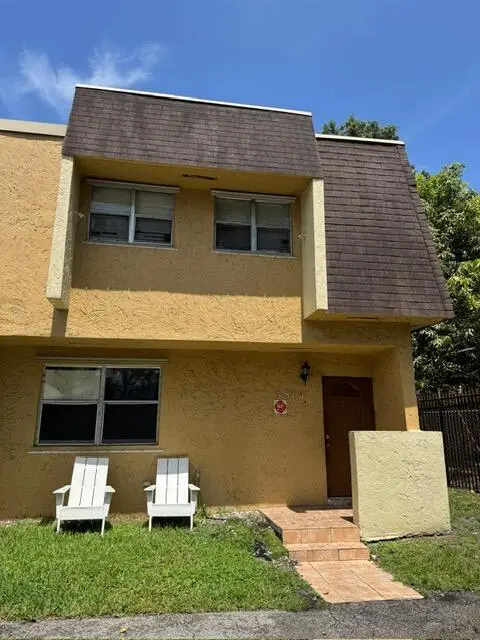 5844 Blueberry Unit 68 Court, Lauderhill, FL 33313 - #1