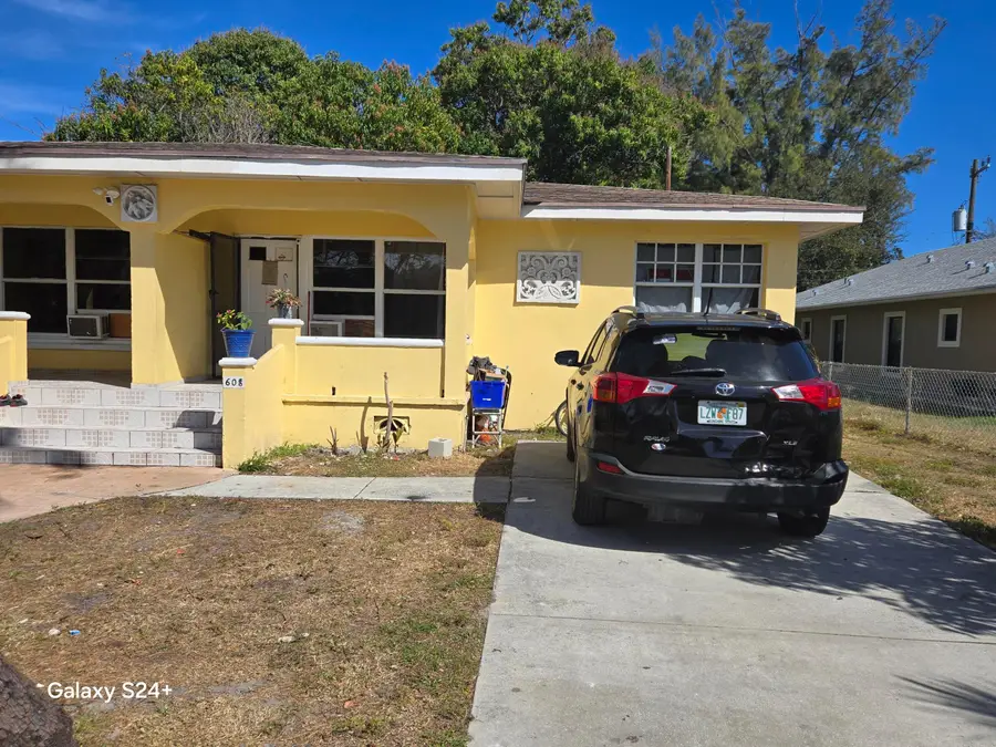 606 S Pine Street, Lake Worth, FL 33460 - #2