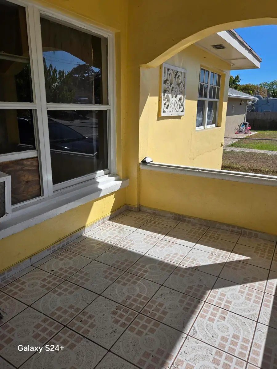 606 S Pine Street, Lake Worth, FL 33460 - #3