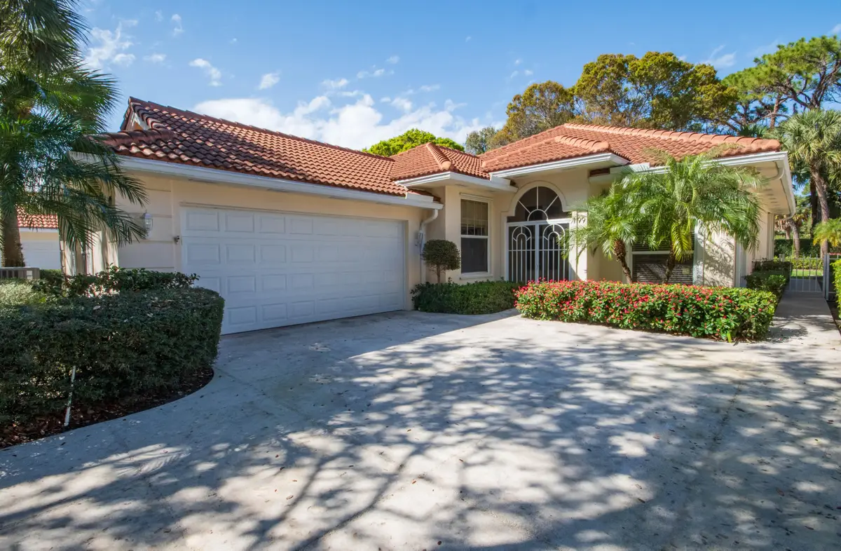 199 E Tall Oaks Circle, Palm Beach Gardens, FL 33410 - #1