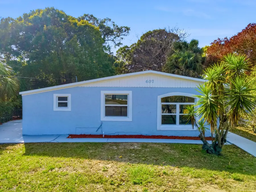 607 N 19th Street, Fort Pierce, FL 34950 - #2