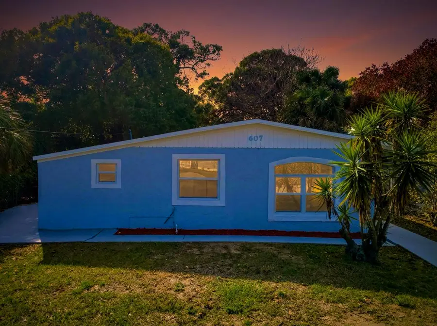 607 N 19th Street, Fort Pierce, FL 34950 - #3