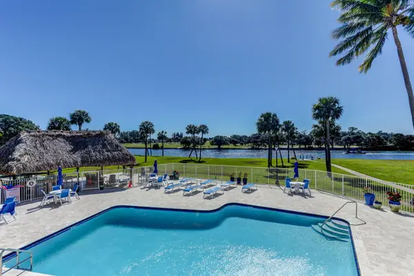 336 Golfview Road #207, North Palm Beach, FL 33408