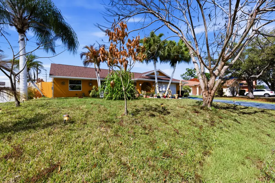 1370 SE Navajo Lane, Port Saint Lucie, FL 34983 - #2