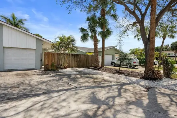 8632 Pluto Terrace, West Palm Beach, FL 33403