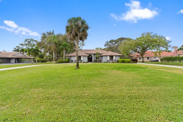 9425 Dundee Drive, Lake Worth, FL 33467