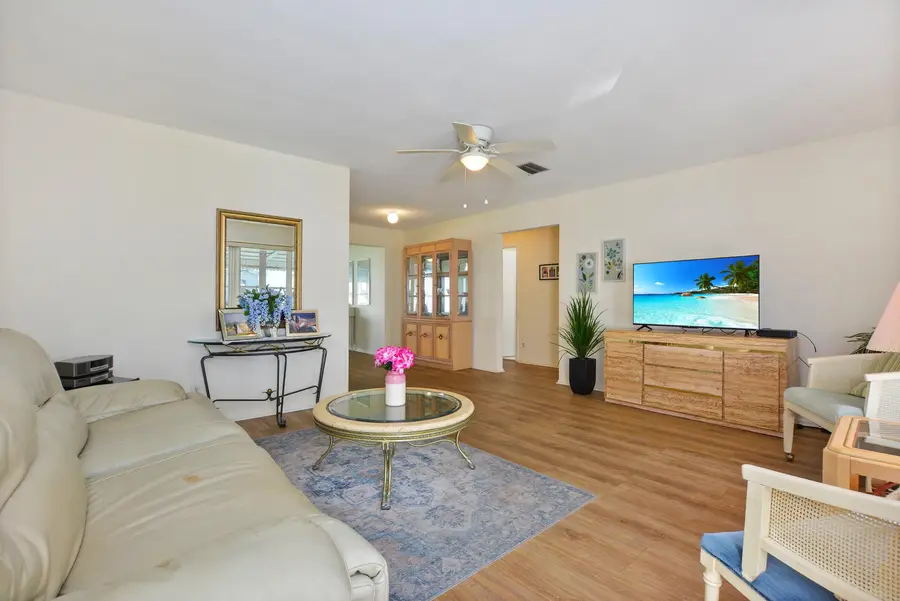 1005 Siesta Avenue, Boynton Beach, FL 33426 - #2