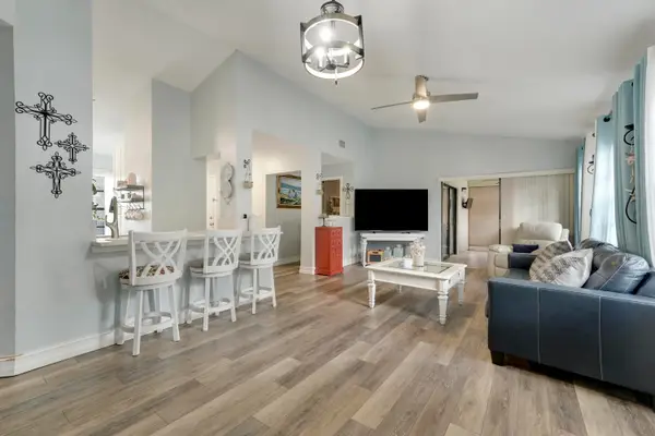 3263 Perimeter Drive, Greenacres, FL 33467