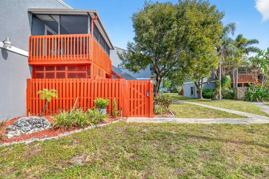 18 Crossings Circle #F, Boynton Beach, FL 33435 - #2