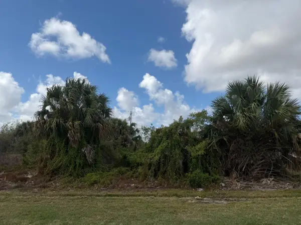 1658 SW Hampshire Lane, Port St Lucie, FL 34953