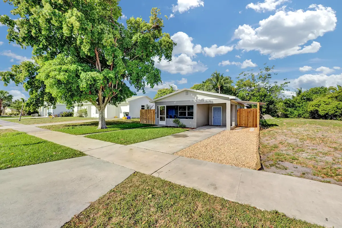 240 NW 9th Avenue, Delray Beach, FL 33444 - #1