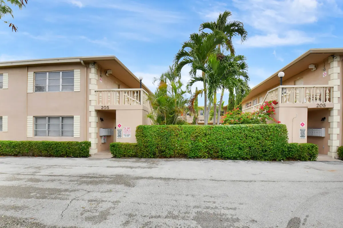 205 NE 3rd Street #208, Boynton Beach, FL 33435 - #1