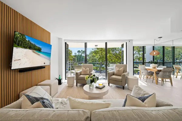 799 Jeffery Street #303, Boca Raton, FL 33487