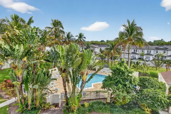 5851 Camino Del Sol #Apt 402, Boca Raton, FL 33433