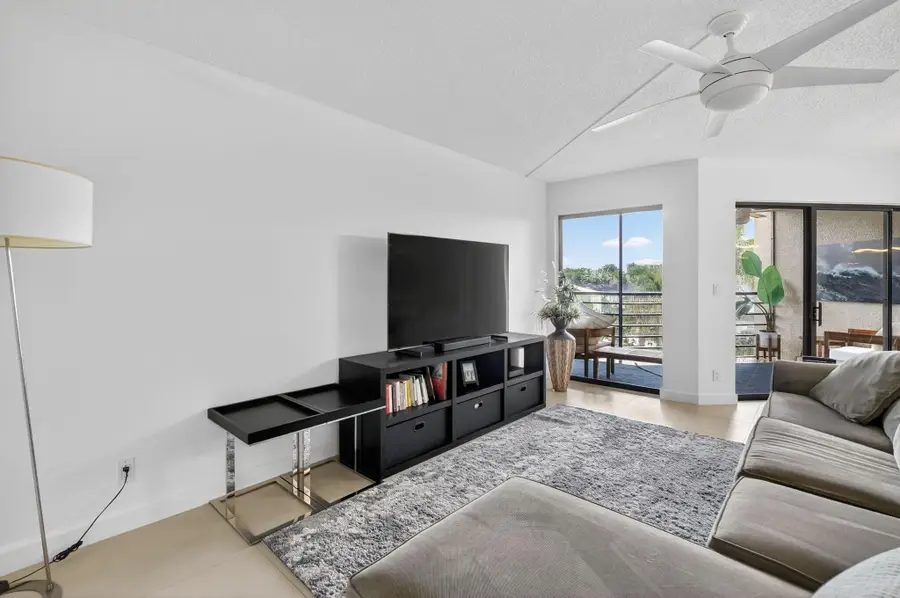 5851 Camino Del Sol #Apt 402, Boca Raton, FL 33433 - #3