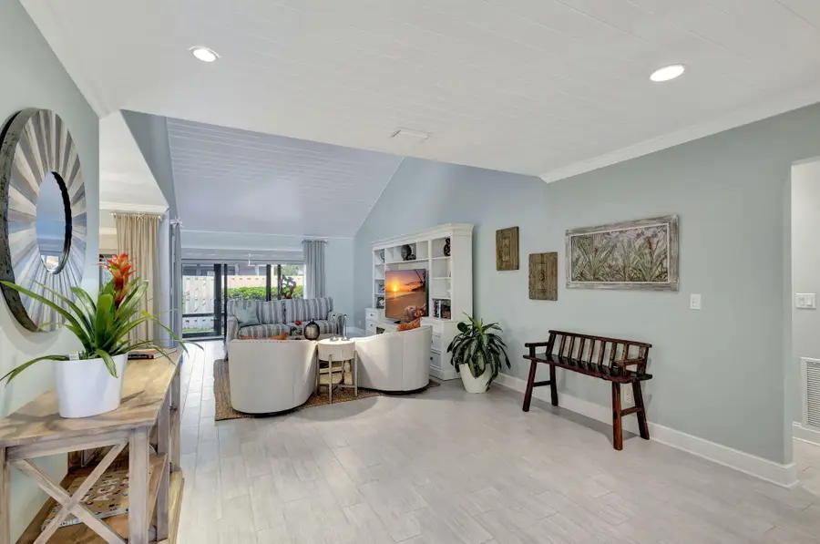 17225 Fownes Crescent, Jupiter, FL 33477 - Image #3